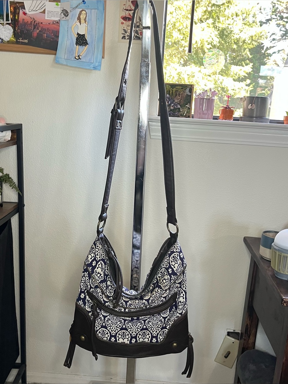 Skull pattern crossbody bag